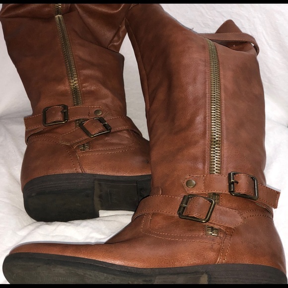 Brown boots - Picture 6 of 9